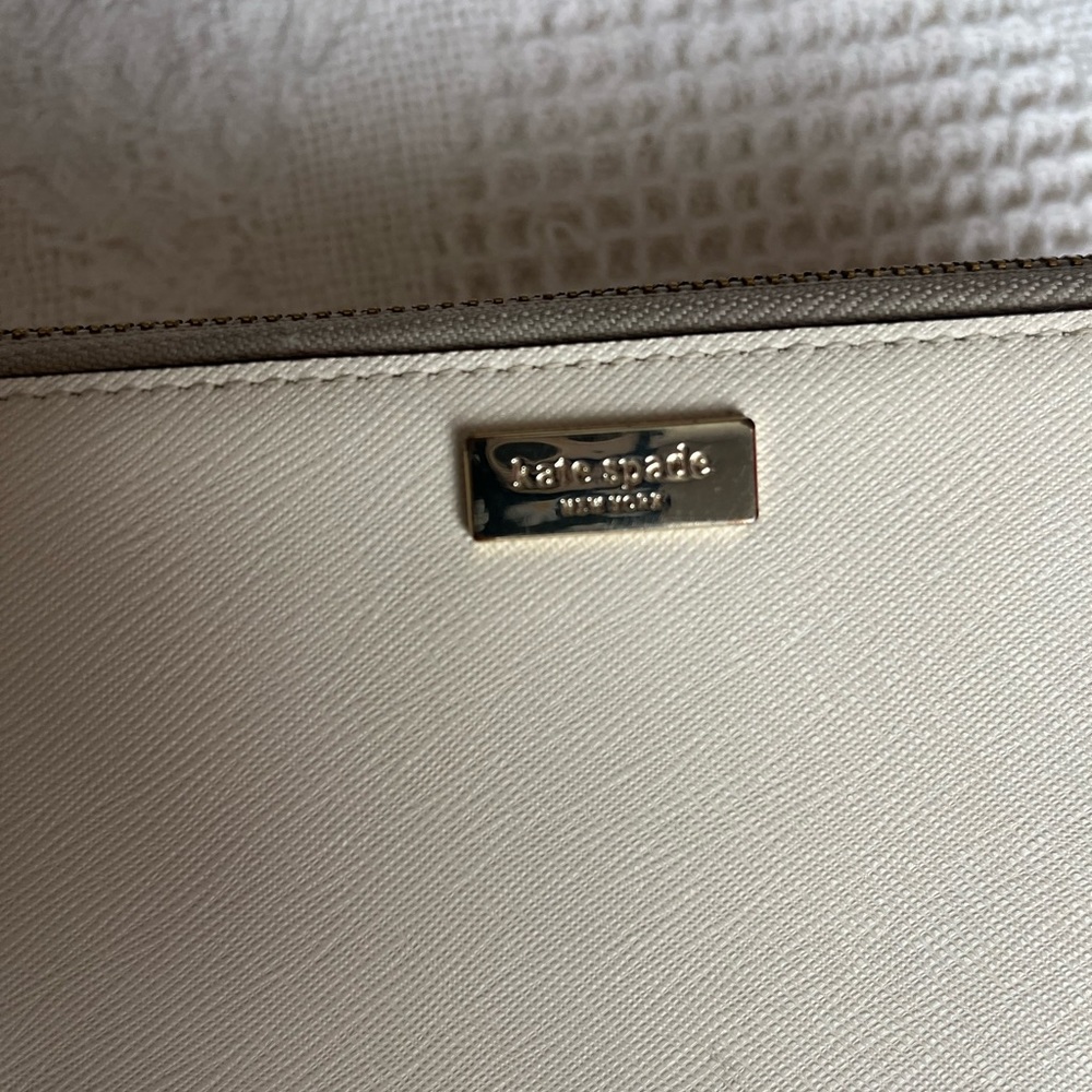 Kate Spade Wallet ♠️ - Picture 4 of 10